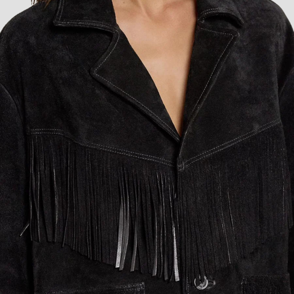 This best women’s Western leather jacket with fringes is perfect for fall wear. The durable leather and chic fringe details make it a must-have for Western fashion lovers during autumn.