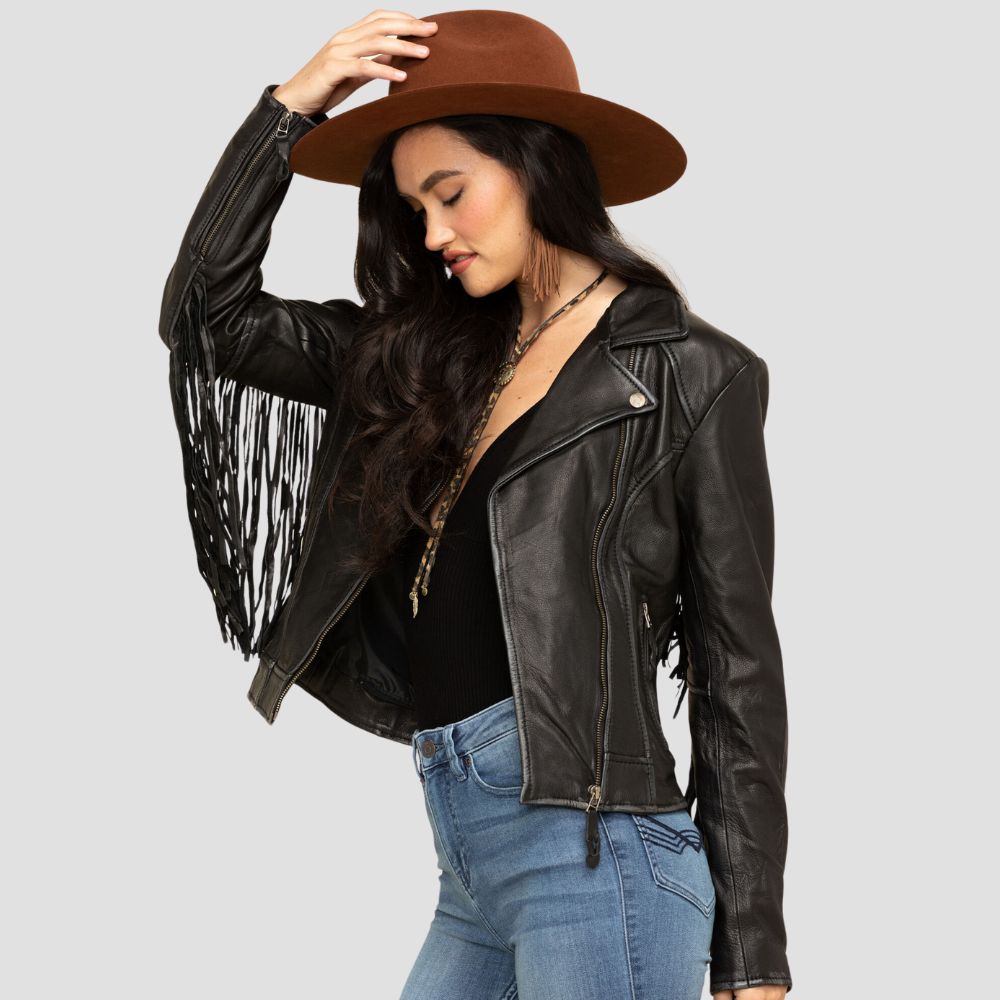 This boho Western leather jacket for women with fringe style is perfect for adding a free-spirited, Western vibe to your wardrobe. The fringe details and soft leather create a timeless boho look.