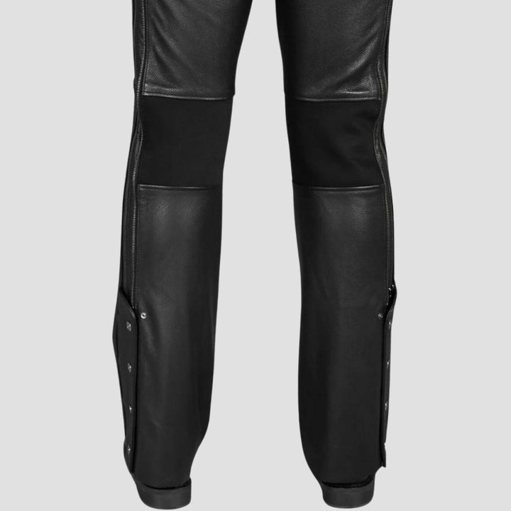 These chic motorcycle leather chaps for women combine rugged durability with stylish design, perfect for female riders who want both performance and fashion.