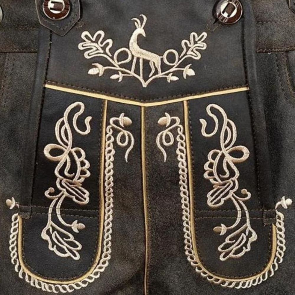 These authentic men’s Lederhosen are a must-have for any Bavarian cultural event, offering a perfect blend of tradition and elegance.