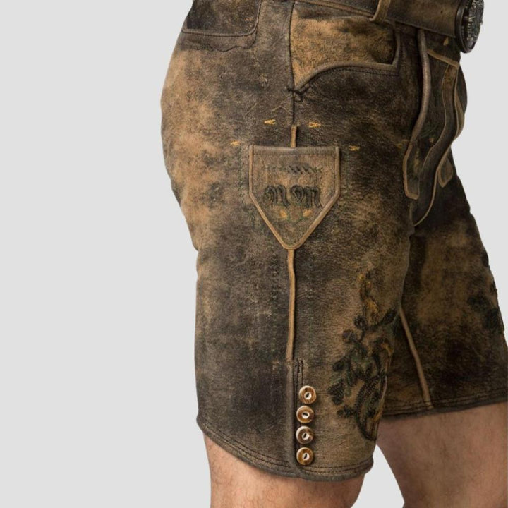Enjoy Oktoberfest and cultural celebrations in style and comfort with these men’s Lederhose, designed for maximum wearability.