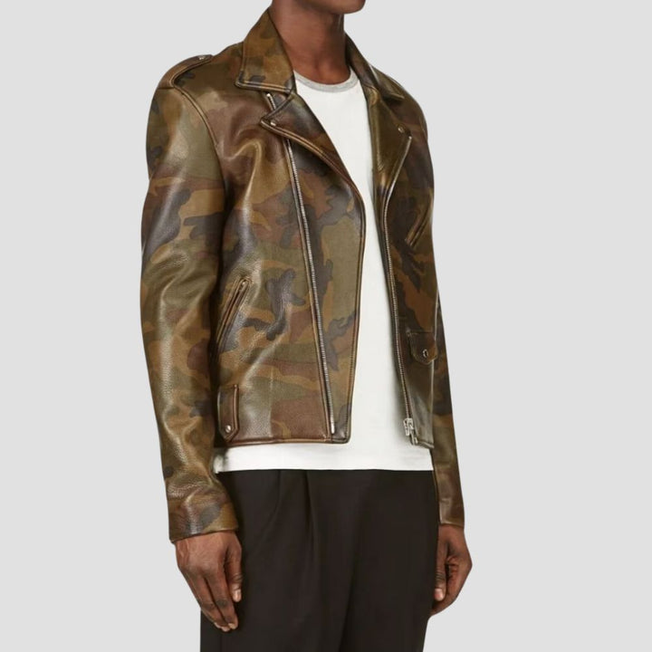 Tough, stylish, and built to last, this premium camo leather motorcycle jacket is ideal for your next ride.