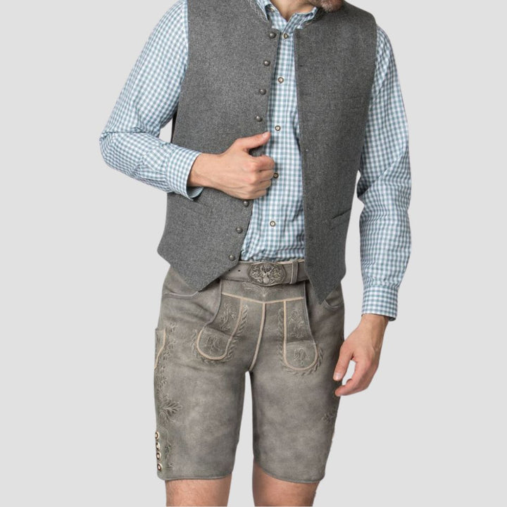 Celebrate your special day with style in these elegant men’s suede Lederhosen, perfect for weddings and formal celebrations.