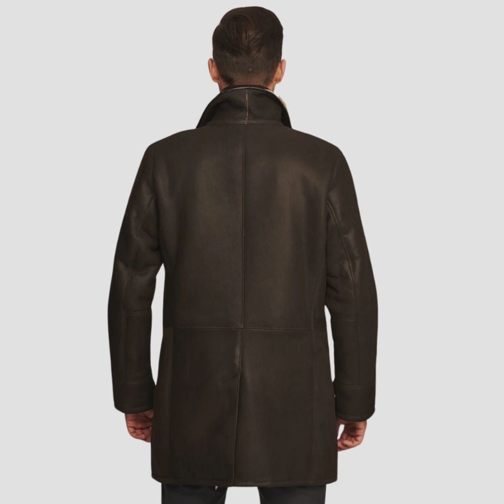 Warm shearling-lined leather coat in casual style for men.