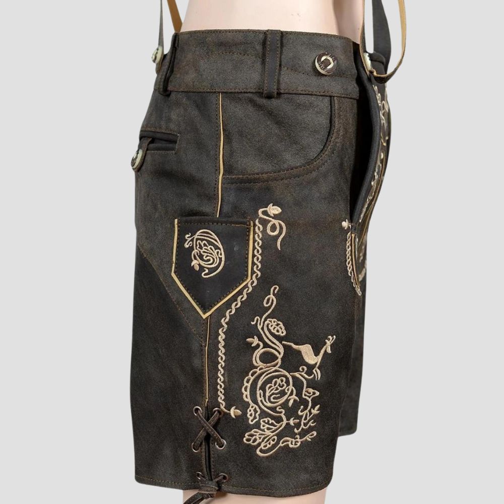 Step into Bavarian culture with these stylish Lederhosen for men, designed to make an impression at festivals and heritage events.