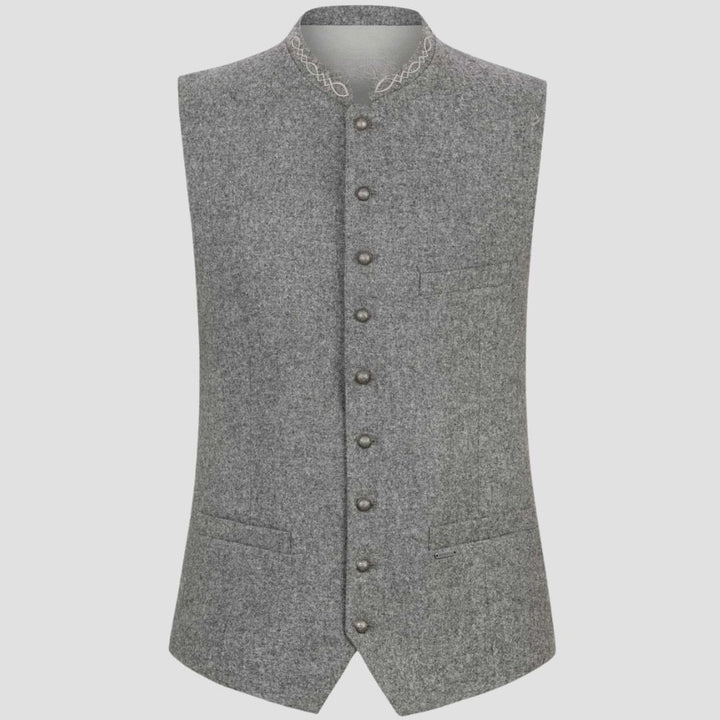 Add a touch of Bavarian elegance to your Oktoberfest outfit with this traditional men’s Trachten vest.