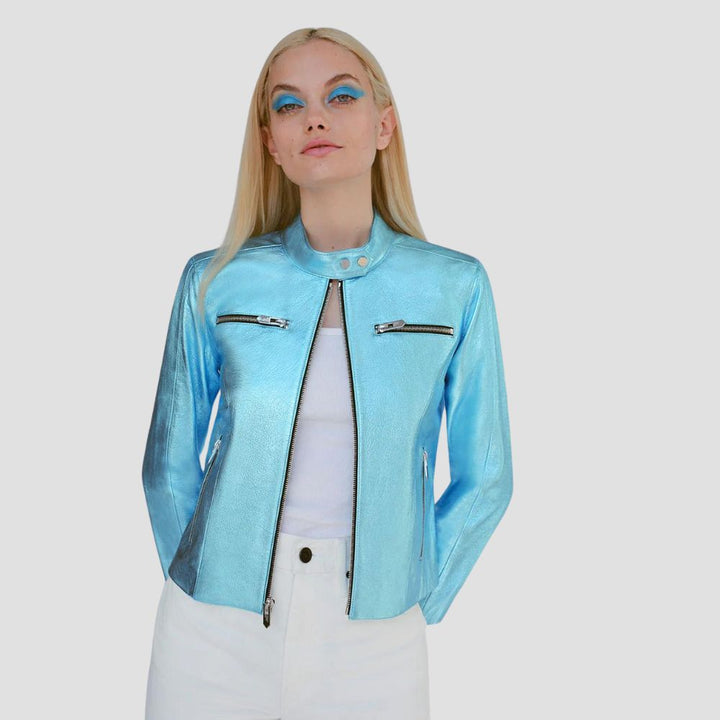  This metallic jacket for women with a band collar is perfect for adding a cozy, fashionable touch to your wardrobe. The band collar design keeps you warm while maintaining a sleek look.