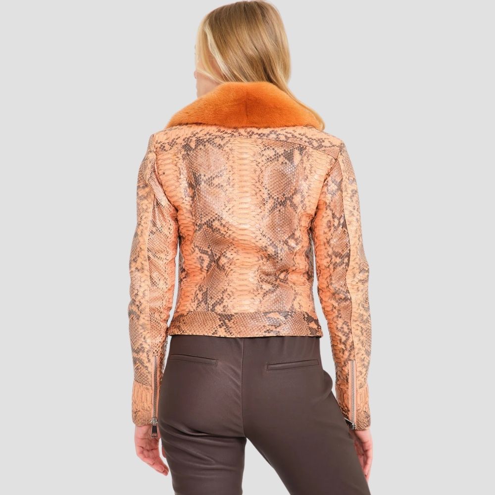  Make a statement with this modern ladies snake skin fur collar jacket. The contemporary snake skin pattern and fur collar create an effortlessly stylish urban look.