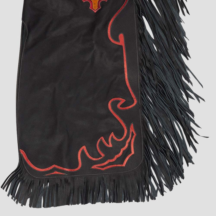 Stay comfortable during long rides with these high-quality leather fringe chaps, ideal for western riders and cowboys.