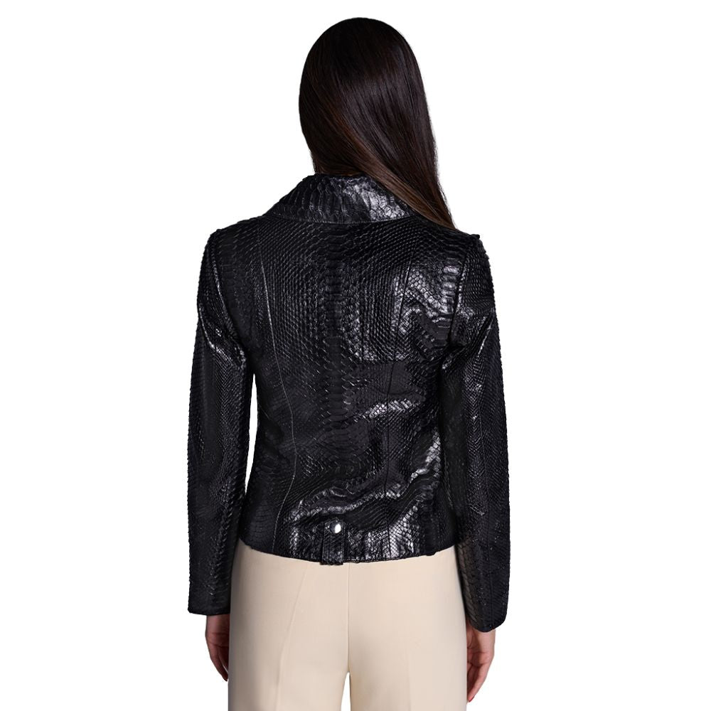 This women's snakeskin leather jacket is made for fashion-forward women. With bold, unique patterns, it’s designed to add an edgy twist to any outfit.