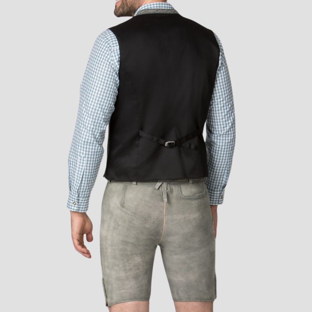 Add a touch of Bavarian elegance to your Oktoberfest outfit with this traditional men’s Trachten vest.