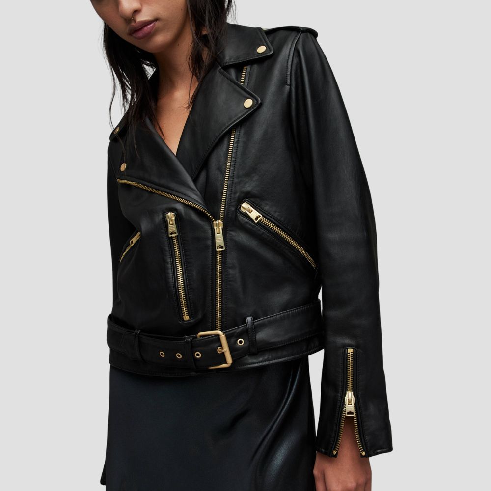  Experience durability and style with this women’s biker leather jacket. Its sturdy craftsmanship ensures long-lasting wear while maintaining a bold, fashionable look.