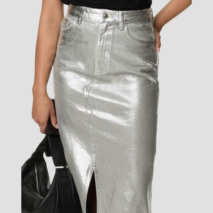 Trendy women’s metallic leather skirt with a cutting-edge, sleek vibe for contemporary outfits.